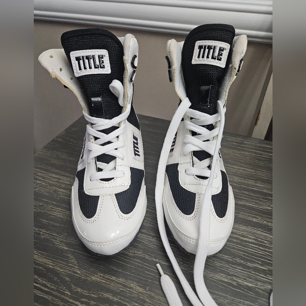 Title Boxing Mma Kickboxing Black And White Athletic Shoes. Mens Size 5.5 — image 3 of 7